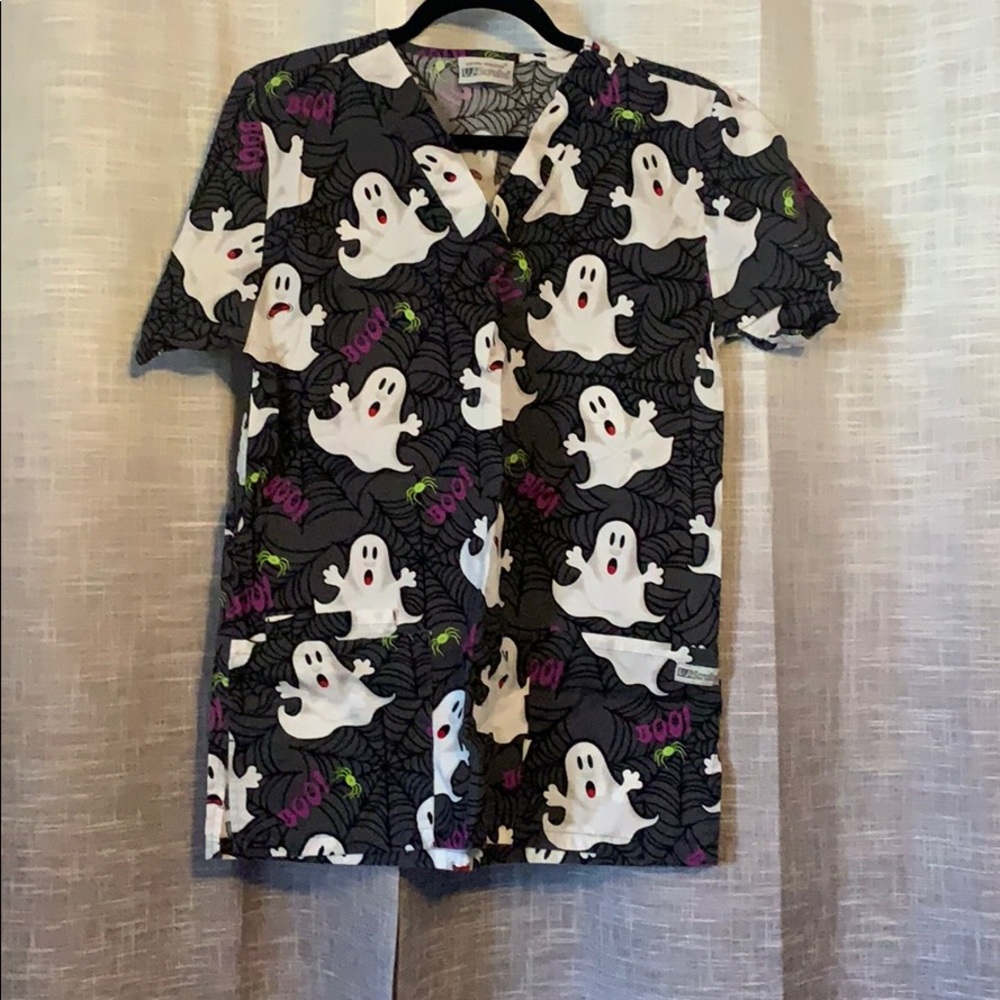 🌸small halloween scrub top